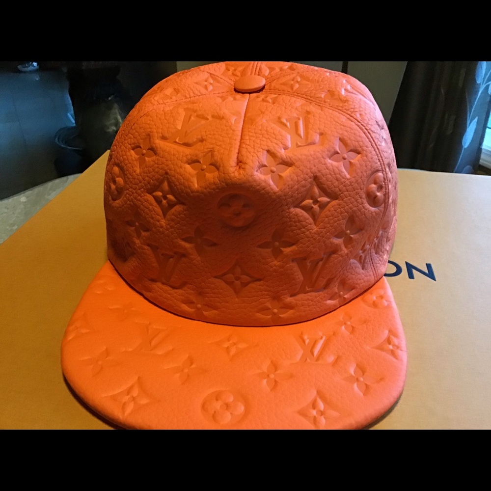 limited edition leather hat.100%authentic LV